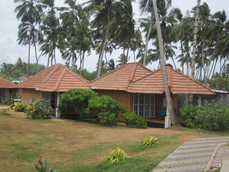 Saffron Beach Hotel Wadduwa Exterior foto